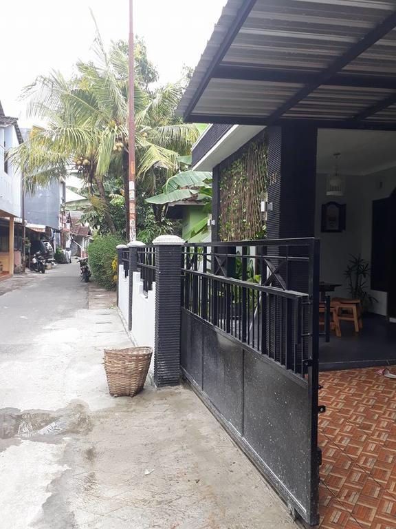 Salakan Renaya Griya酒店 外观 照片